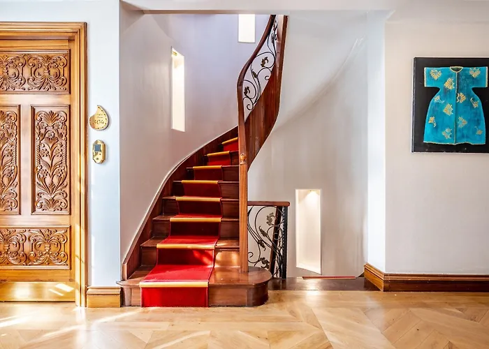 In Historic Mansion In Beylerbeyi Apartmán