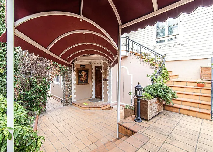 In Historic Mansion In Beylerbeyi *